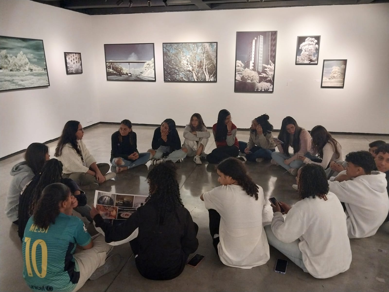Fundação Abrinq leva adolescentes para visitas culturais em São Paulo
