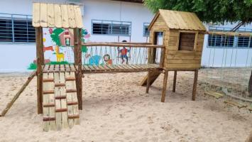 Fundação Abrinq e prefeitura de Petrolina instalam parquinhos em creches