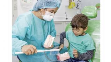 Associação celebra Natal oferecendo atendimento odontológico a crianças