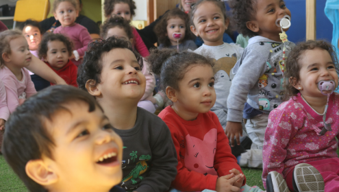 Crianças sorrindo