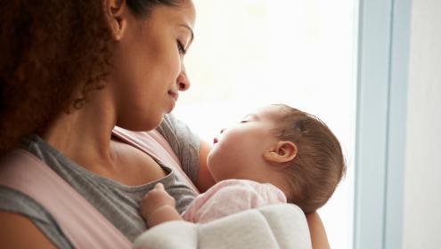 Amamentação traz benefícios para a saúde física e emocional da mãe