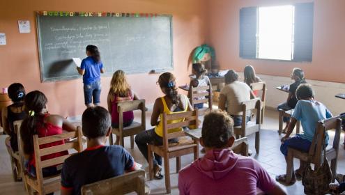 Professora em sala de aula