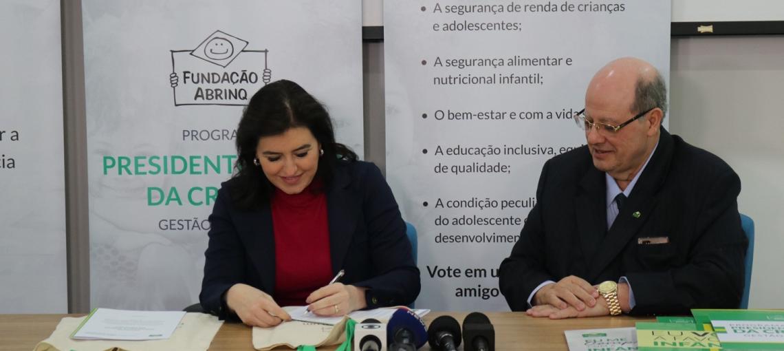 Fundação Abrinq recebe Simone Tebet para assinatura do termo de compromisso com a infância e adolescência