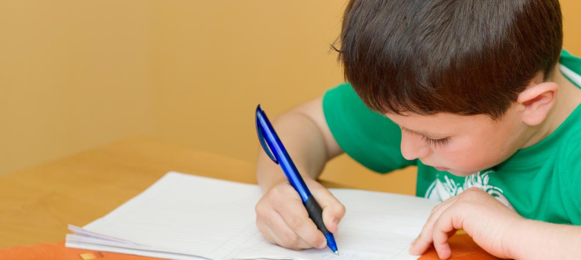 Dicas para ajudar crianças e adolescentes com a lição de casa