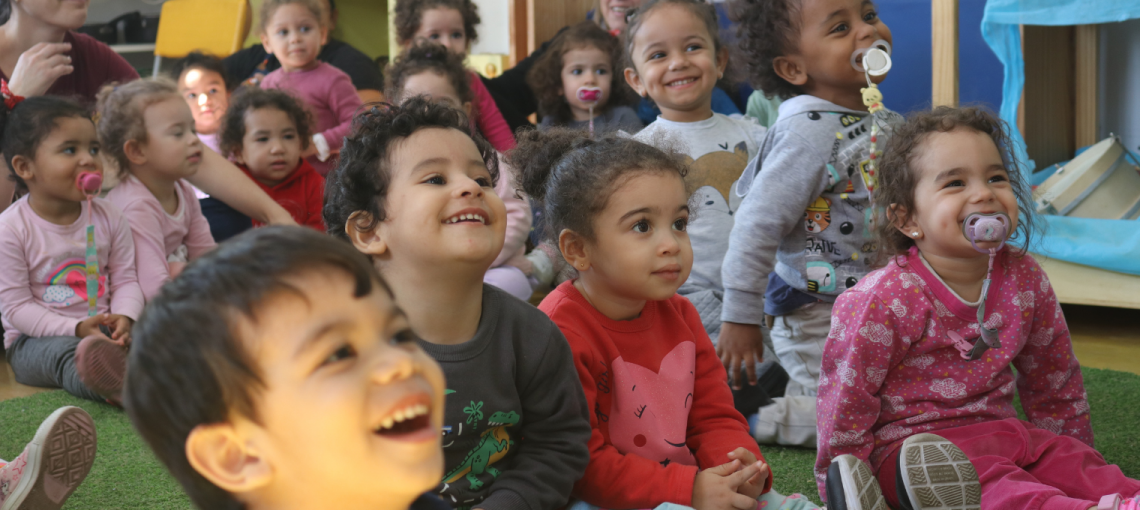 Crianças sorrindo